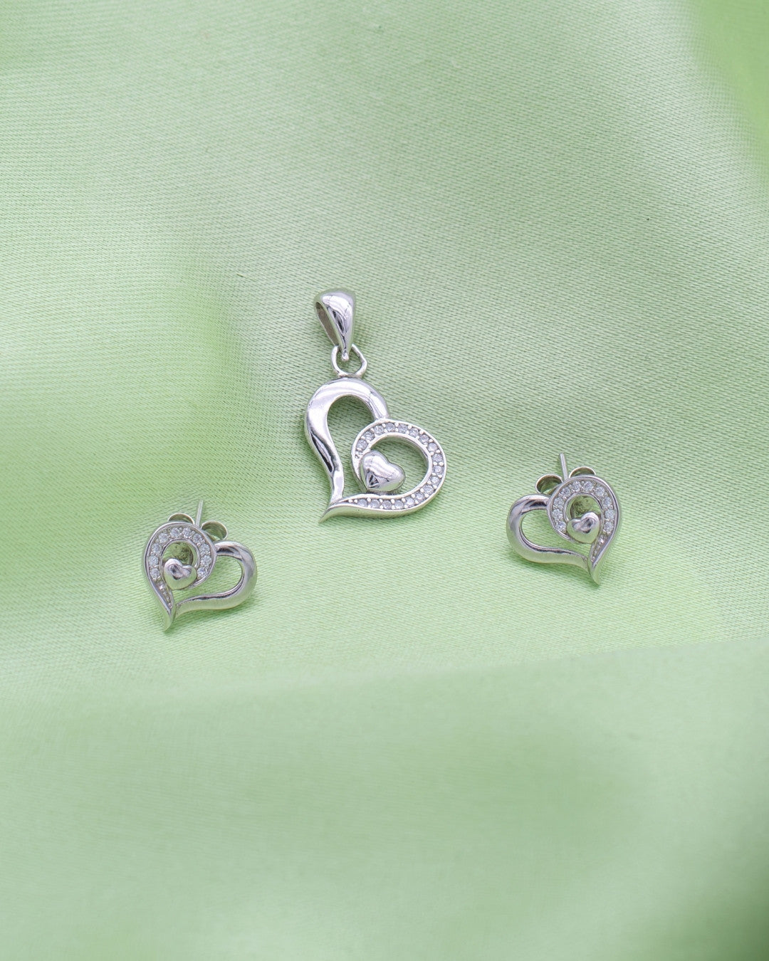 Silver Eternal Embrace Pendant Set