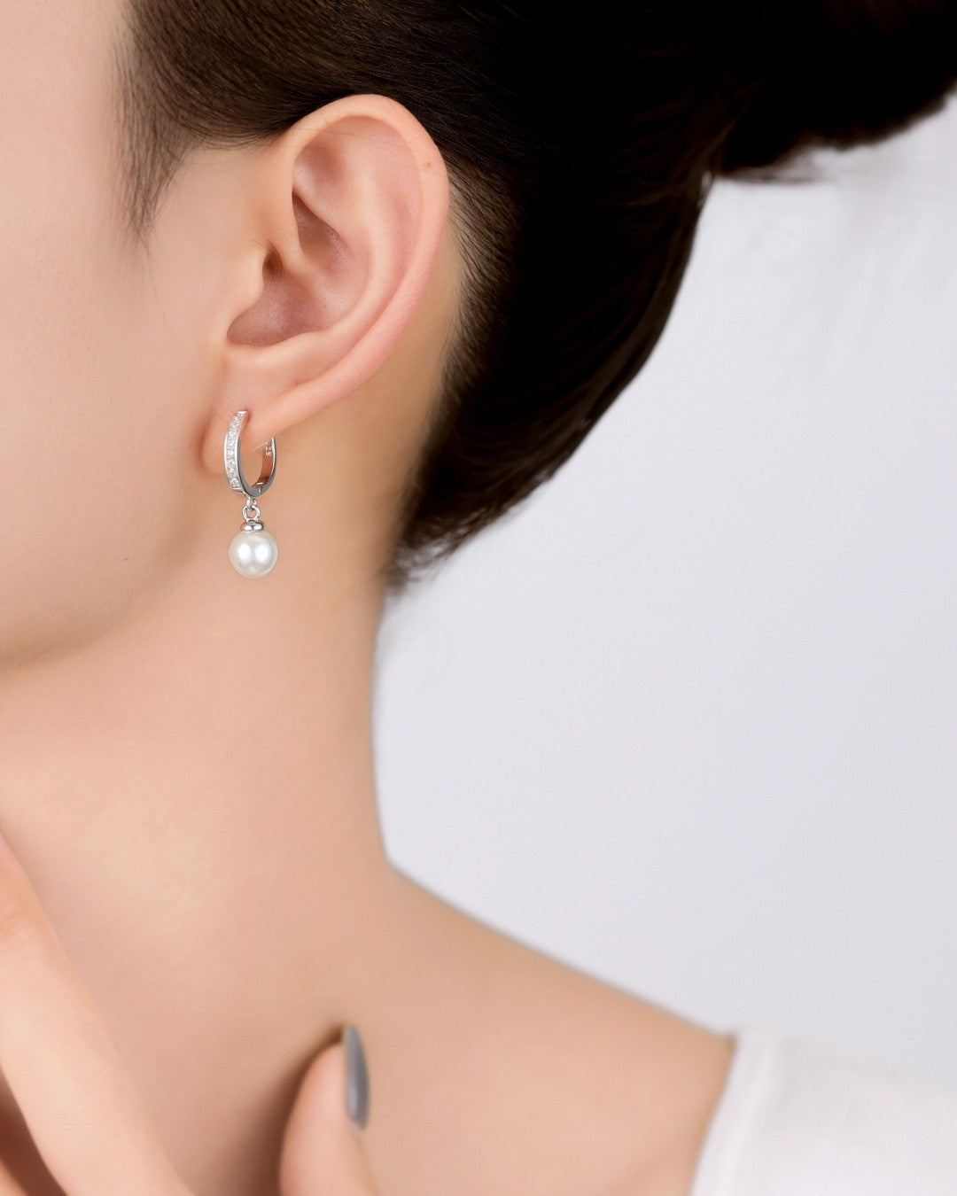 Silver Lustrous Elegance Pearl Earrings