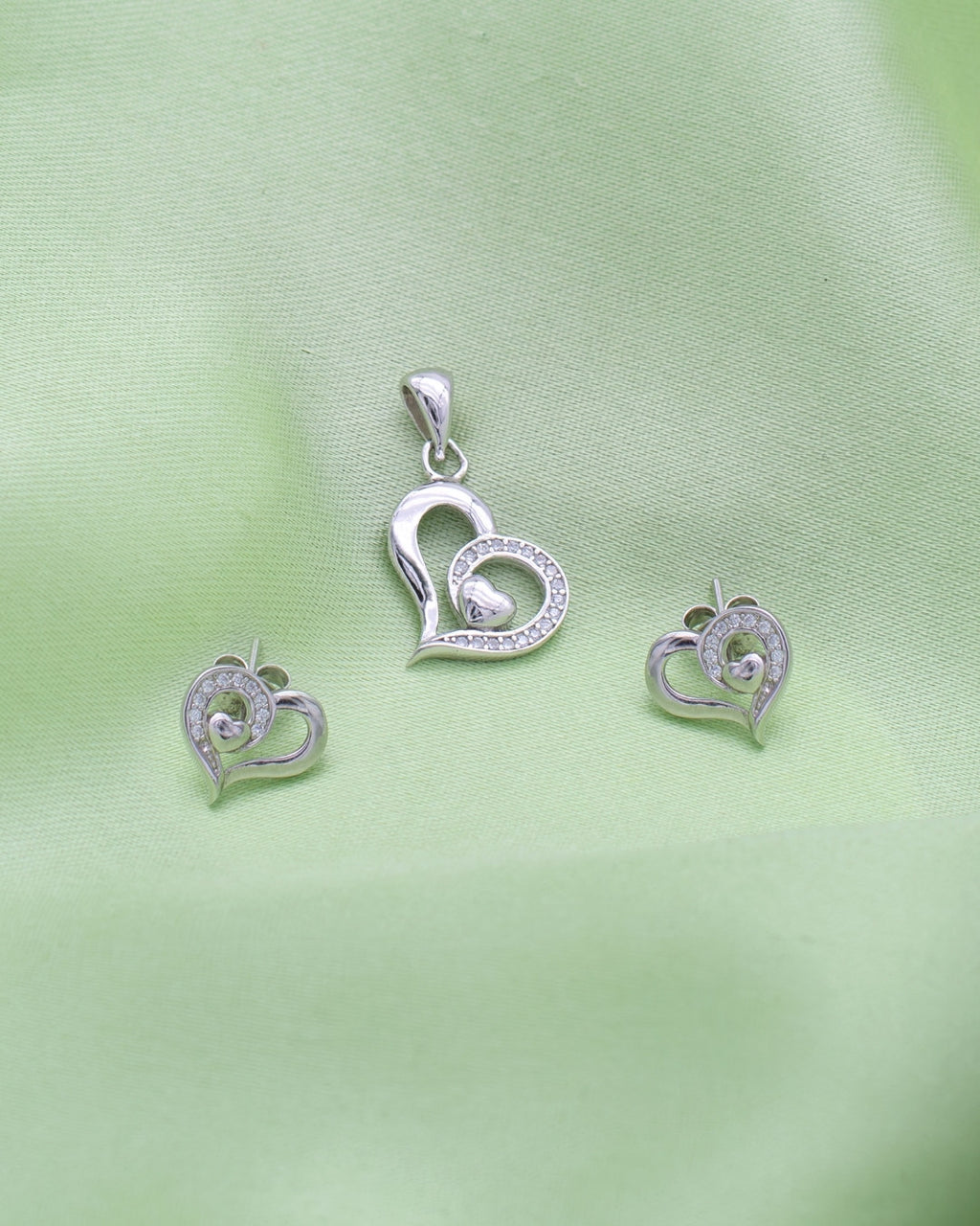 Silver Eternal Embrace Pendant Set