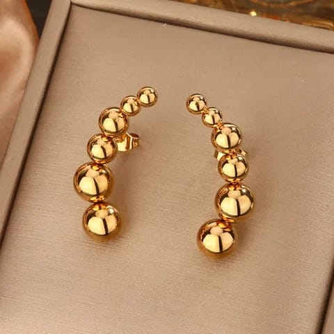 Beaded Curve Gold Stud Earrings