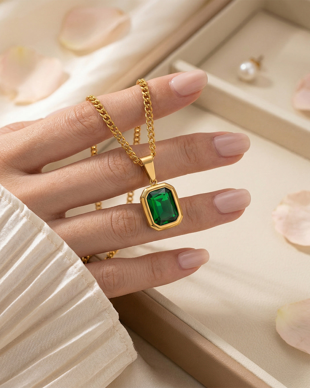 Emerald Green Pendant Necklace