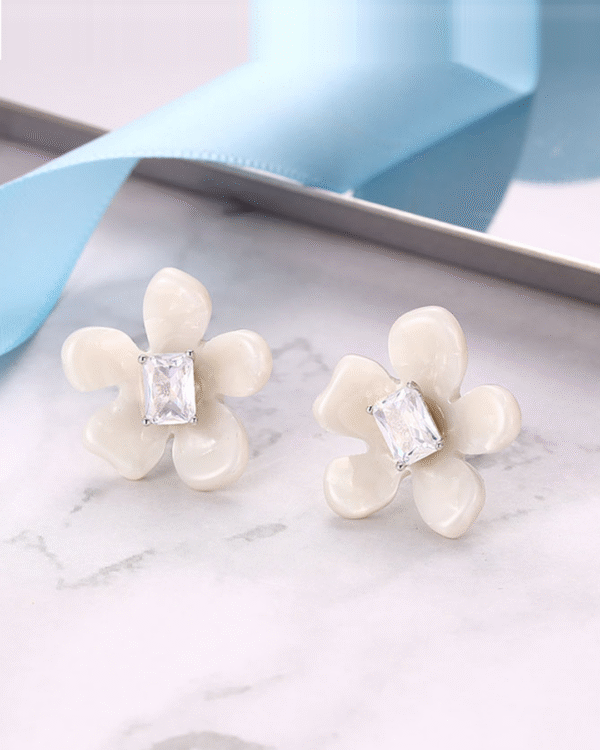 Silver Pearl Blossom Elegance Earrings - Image 3